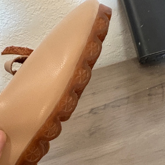 Genuine Leather Scalloped Cream Nude Ballet Flats with Bow Accent - Picture 6 of 7